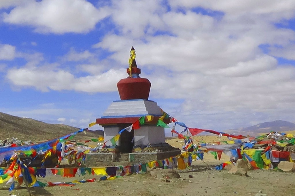 Day 06 : Mansarovar - Drive to Yamdwar(58 km,2 Hrs) - Trek to Diraphuk (4860M,12 Km, First Day of Kora)
